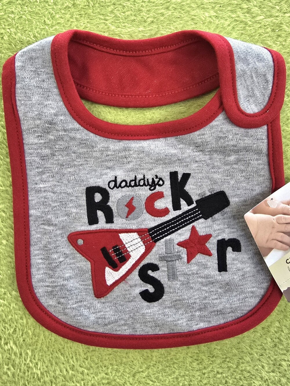 NWT - Baby BOYS - DADDY'S ROCK STAR BIB GRAY RED BLACK & WHITE + GUITAR (M2)
